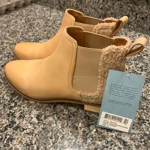 *BRAND NEW* Women Tom Booties